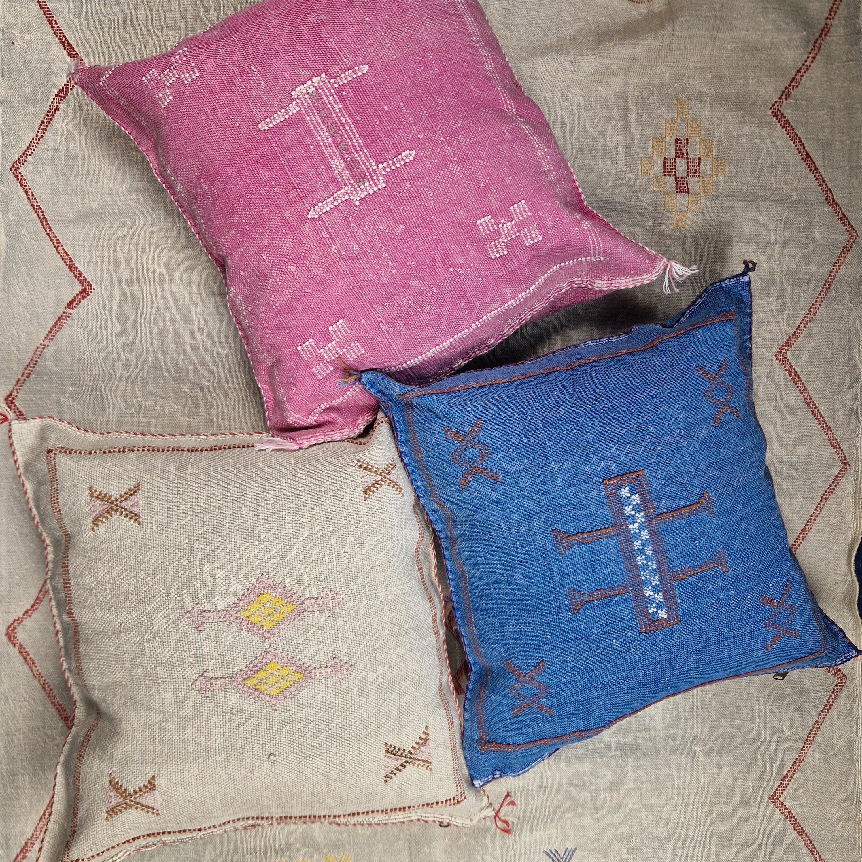 Handwoven Moroccan cactus Silk Pillow, 20x20 inch