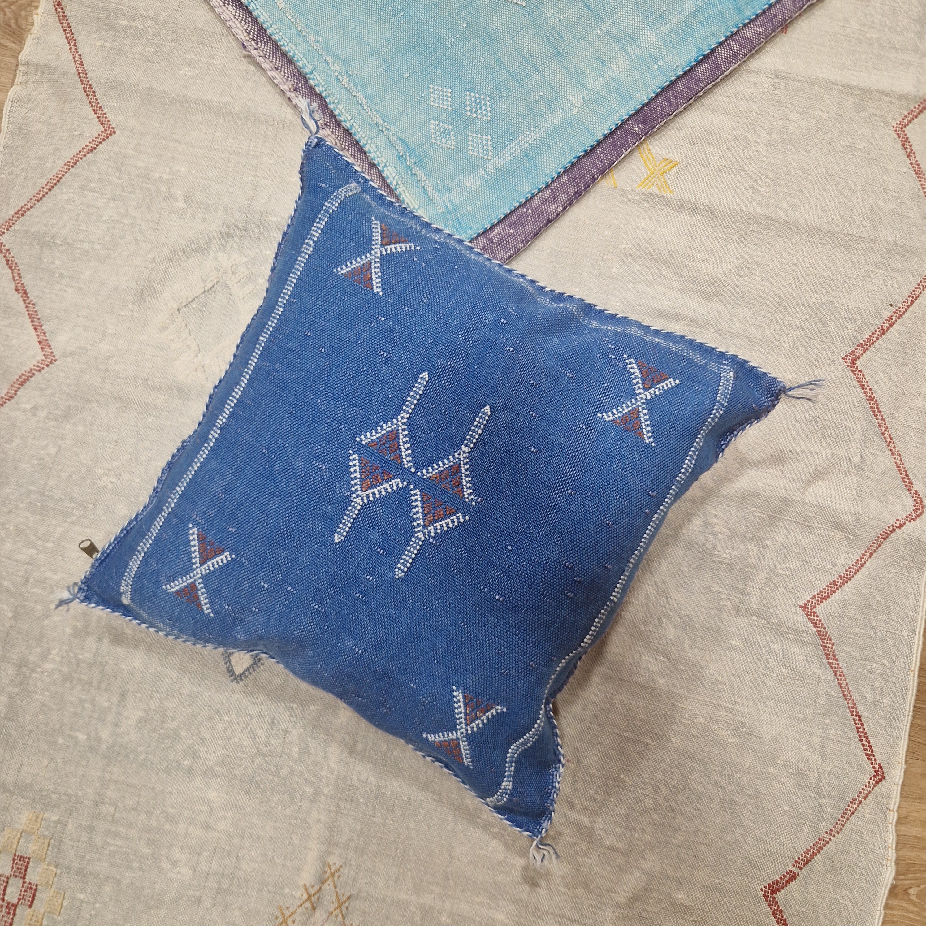 Handwoven Moroccan cactus Silk Pillow, 20x20 inch